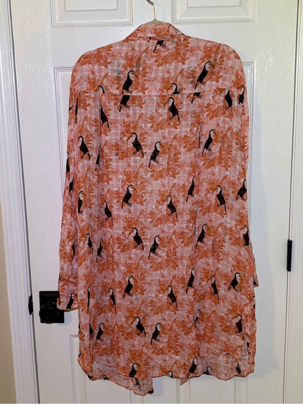 Peach Toucan Print Extra Long Button-Up Oversized Shirt. Size XL - Picture 6 of 8